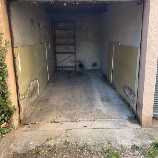  CGRE - COMMANDRE GUILLAUME REAL ESTATE : Garage / Parking | NIMES (30000) | 12 m2 | 80 € 